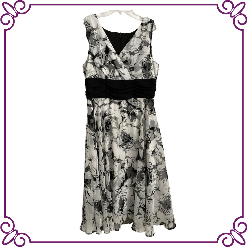 Connected Apparel Sleeveless Black & White Floral Dress